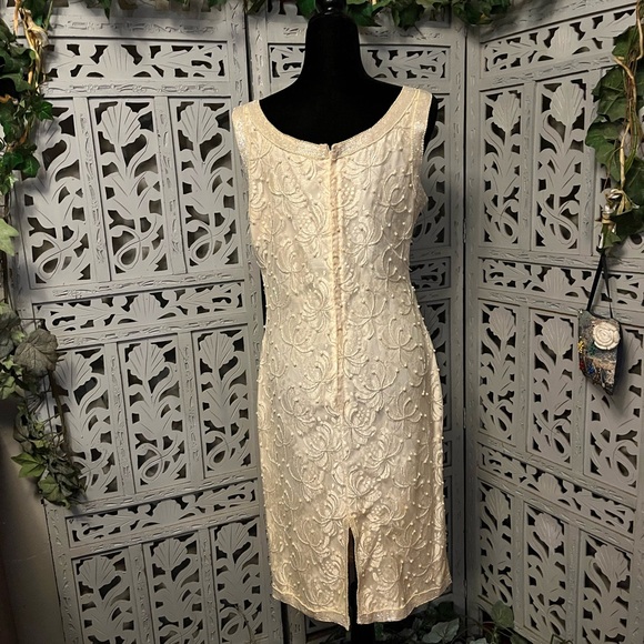 💘HOST PICK💘 SCALA INCREDIBLE IVORY CLASSY FULL BEADED SLEEVELESS FORMAL DRESS - Picture 6 of 13